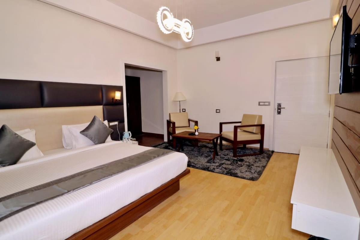 Clarks Exotica Resort Ramgarh Mukteshwar Exterior photo