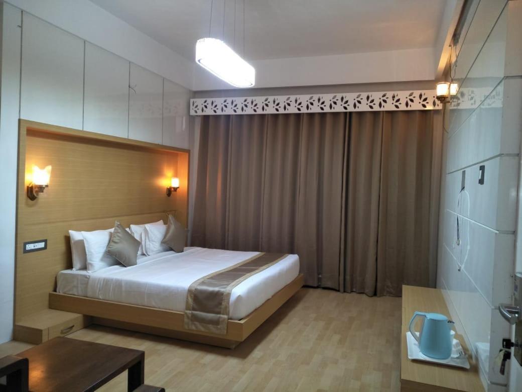 Clarks Exotica Resort Ramgarh Mukteshwar Exterior photo