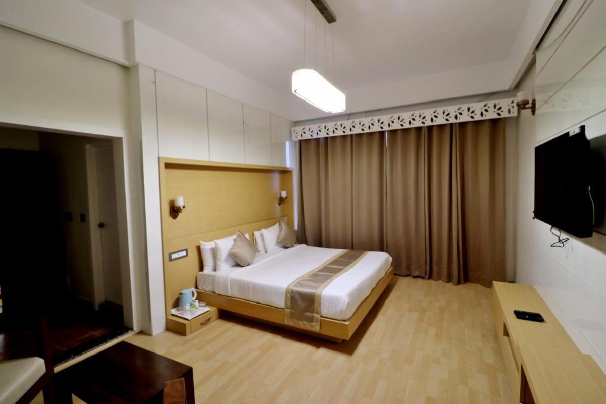 Clarks Exotica Resort Ramgarh Mukteshwar Exterior photo
