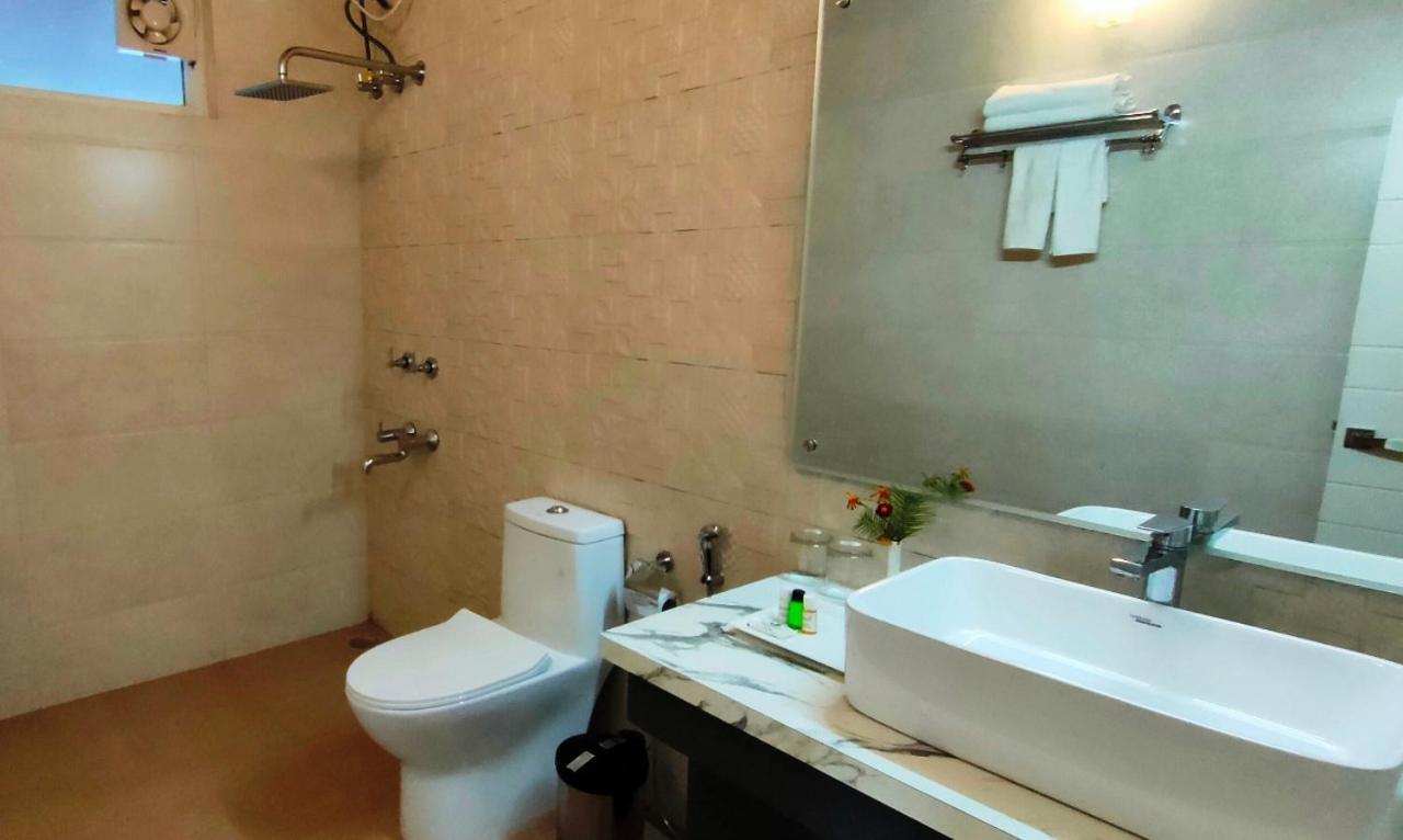 Clarks Exotica Resort Ramgarh Mukteshwar Exterior photo